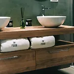 Bed & Breakfast Four