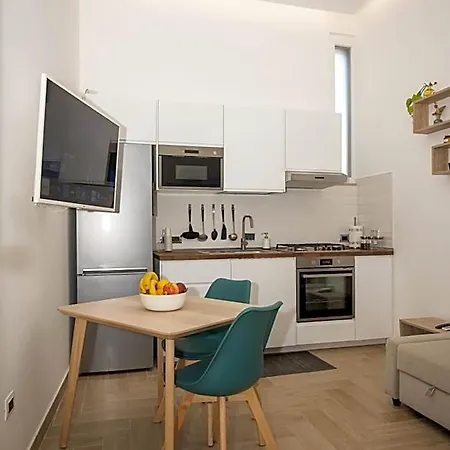 Four 4* Pompeia