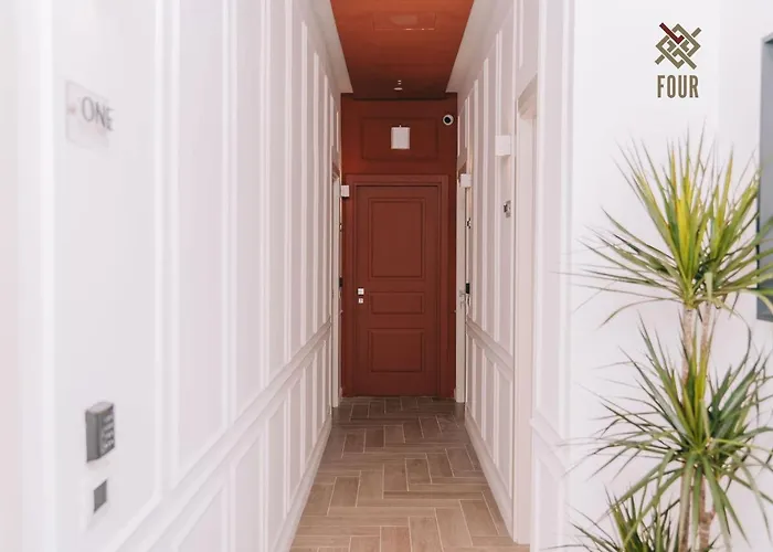 Bed & Breakfast Four